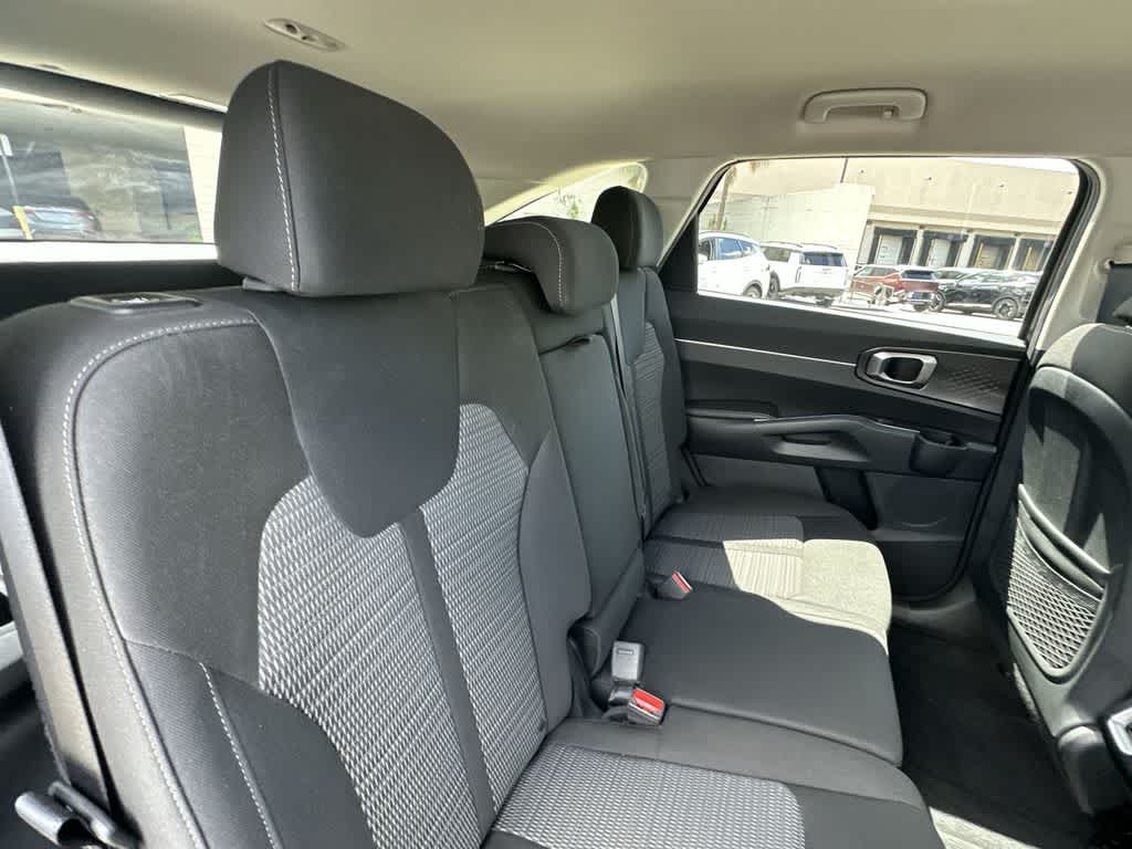 2023 Kia Sorento LX