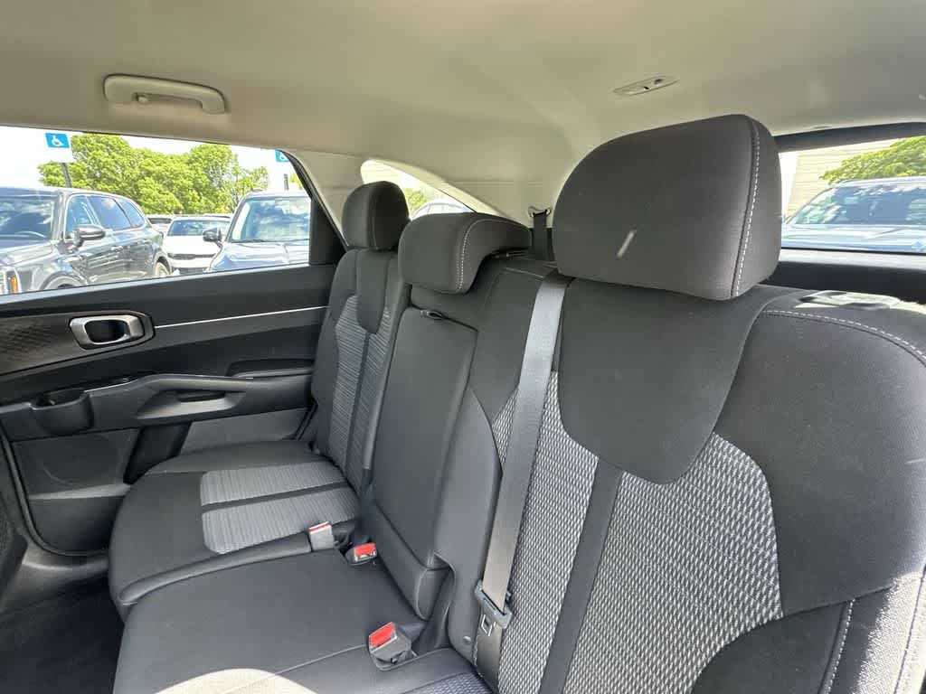 2023 Kia Sorento LX