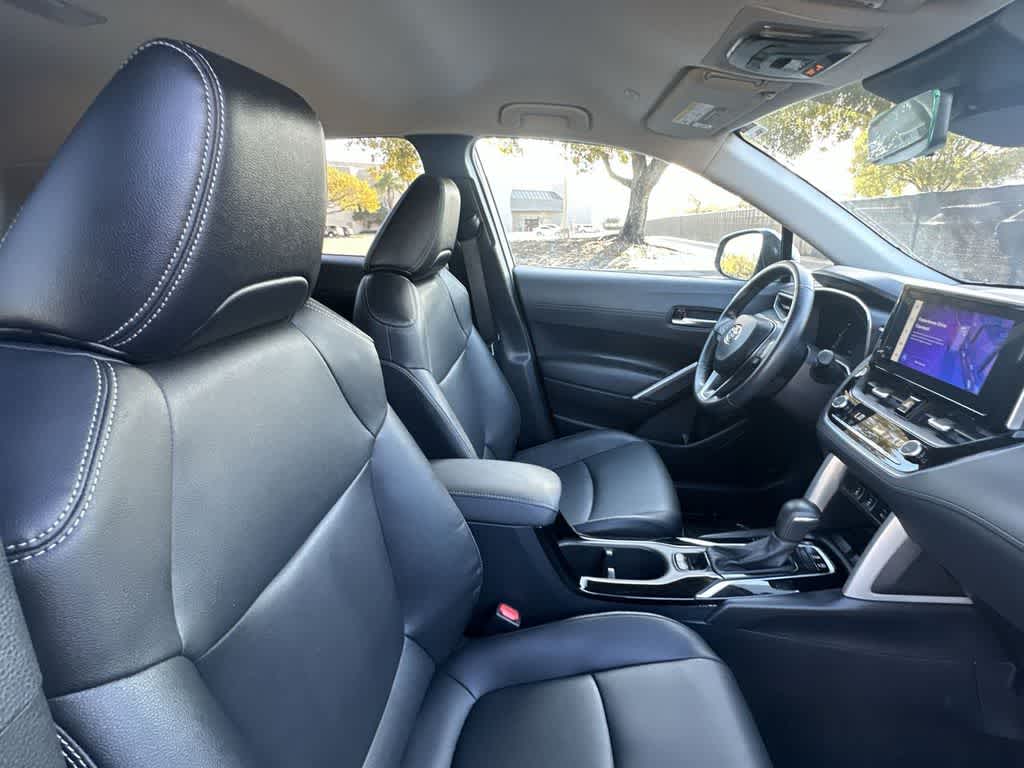 2024 Toyota Corolla Cross XLE