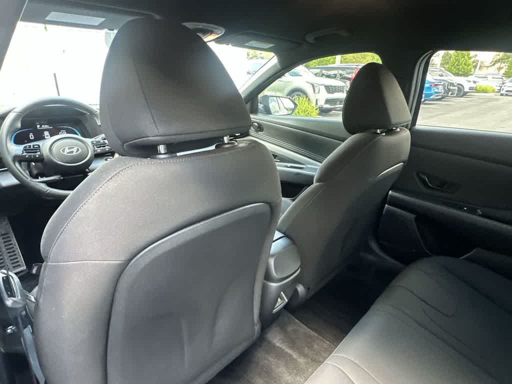 2025 Hyundai Elantra SEL Sport