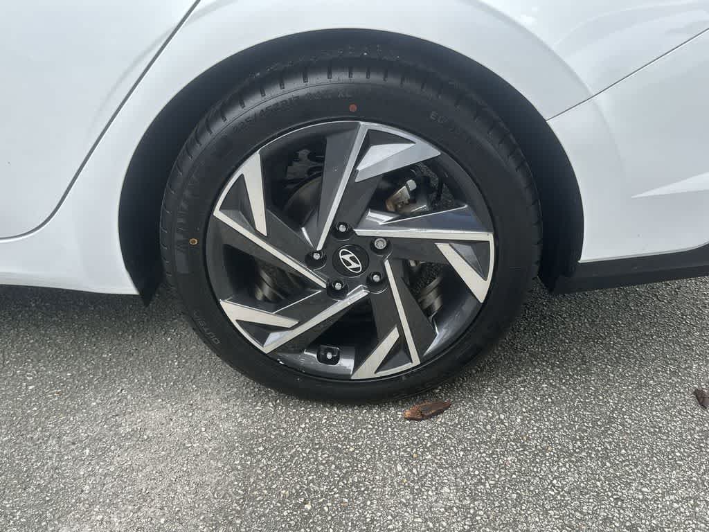 2024 Hyundai Elantra Limited