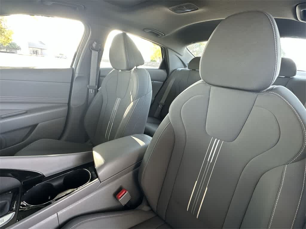 2025 Hyundai Elantra SEL Convenience