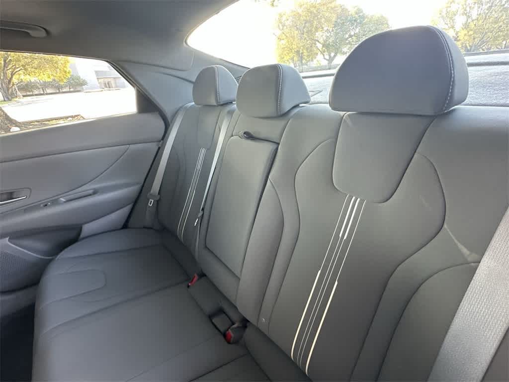 2025 Hyundai Elantra SEL Convenience