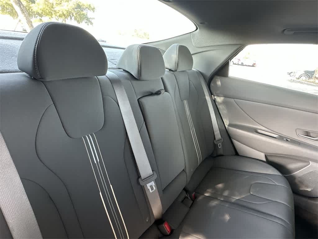 2025 Hyundai Elantra SEL Convenience
