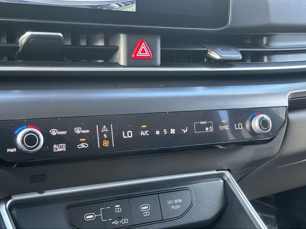 2026 Kia Carnival LX