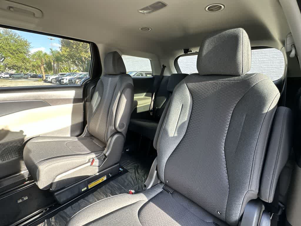 2026 Kia Carnival LX