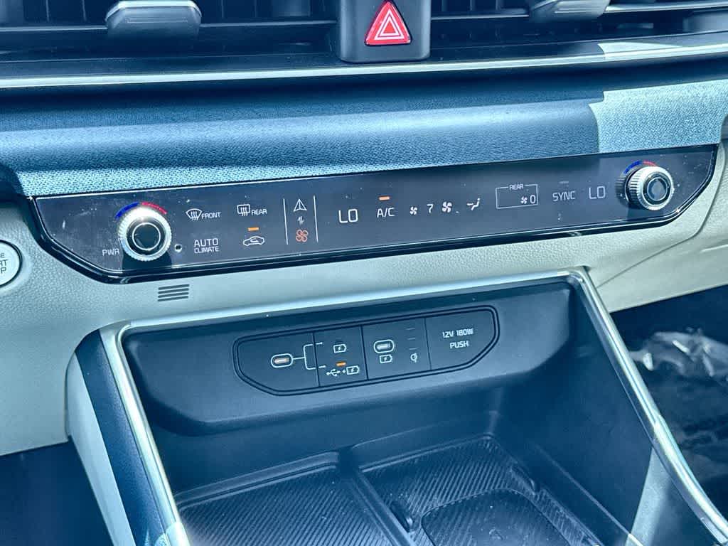 2025 Kia Carnival EX