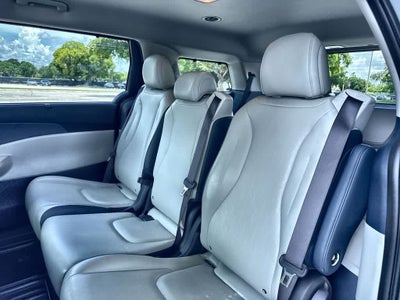 2025 Kia Carnival EX