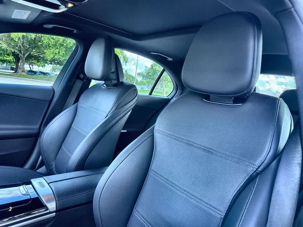 2025 Mercedes-Benz C 300 C 300
