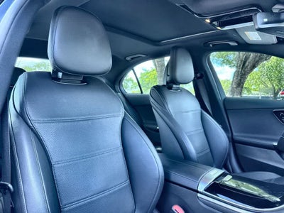 2025 Mercedes-Benz C 300 C 300